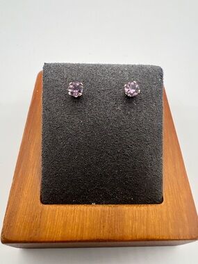 NWT S925 2.0 ctw Silver Amethyst Crystal Stud Earrings